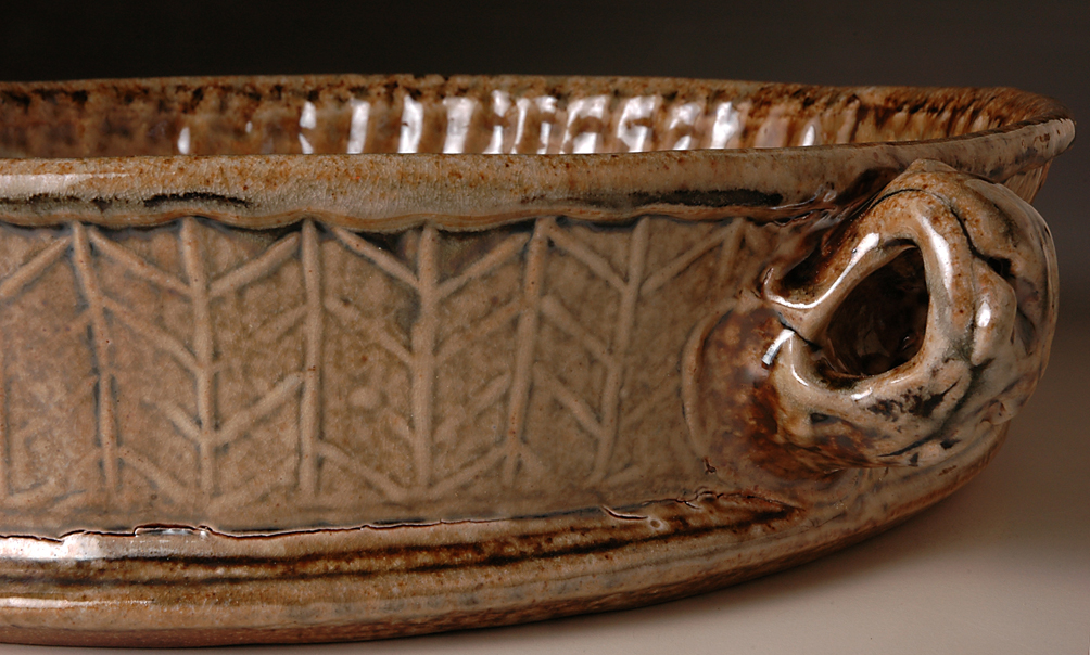 4-handled_dish_detail